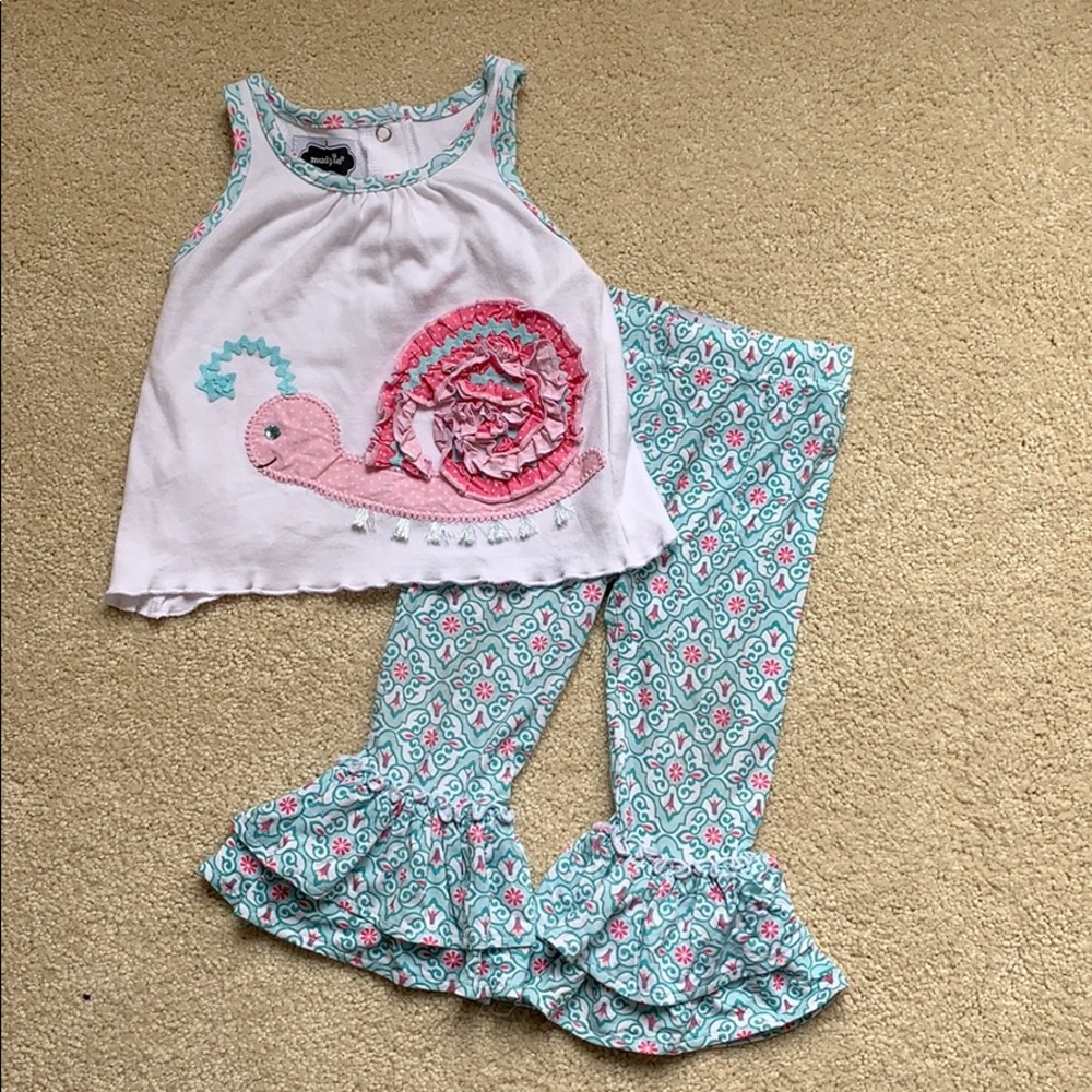 MudPie Baby 2 piece set- size 6/9 months